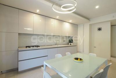 Apartament superb cu gradina | 2 garaje - 6