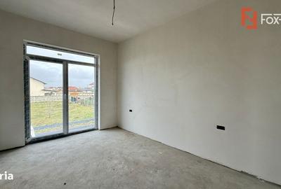 Casă cu 5 camere cu Teren 410 Mp în Ghiroda