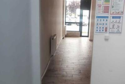 Spațiu comercial, de 75 mp, în Central - 7