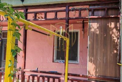 Eroii Revolu?iei Metrou casa singur curte 76000eur Eroii Revolu?iei Metrou casa singur curte 76000eur - 2