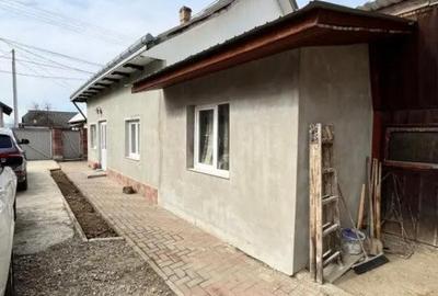 Casă cu 5 camere cu Teren 3100 Mp în Măneuți - 1