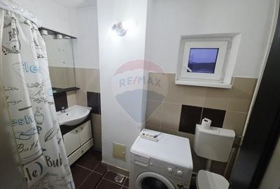 Garsonieră decomandată, mobilată în Dărmănești - 6