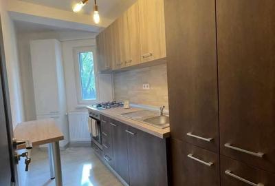Apartament cu 3 camere semidecomandat în Viziru 1 - 4