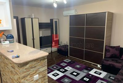 Mihail Sebastian, garsoniera dubla - 2