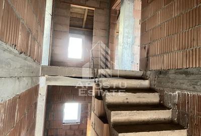 Casa individuala la rosu, teren 700mp, Giarmata - 14