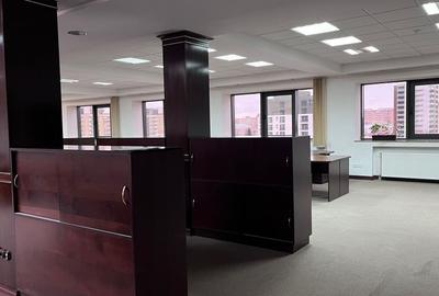 Birou, de 330.5 mp, în Astra - 4