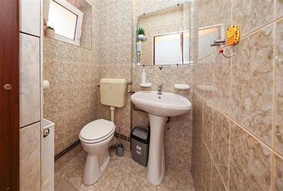 Vanzare apartament 3 camere,zona Judetean, etaj intermediar - 12