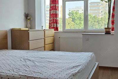 Apartament cu 3 camere semidecomandat în Drumul Taberei