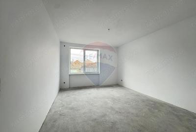 Casă cu 4 camere cu Teren 337 Mp în Est - 5