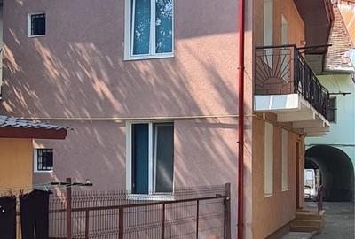 Casă cu 4 camere decomandat în Ultracentral - 2