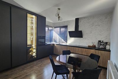 Casă cu 4 camere în Central - 1