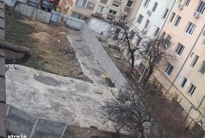 Teren de 700 mp, în Complex Studențesc - 1