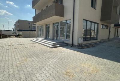 Spațiu comercial, de 90 mp, în Central - 8