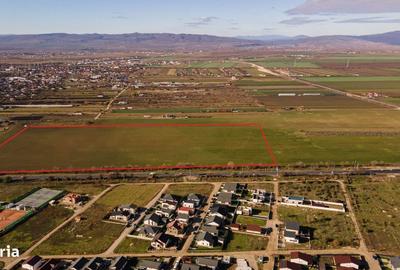 Teren de 72000 mp, în Nord - 3