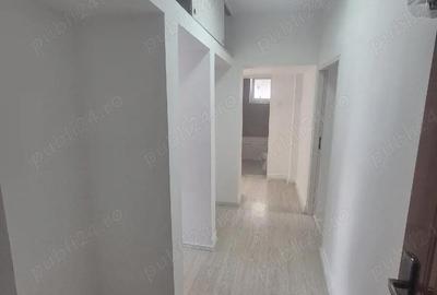Apartament cu 2 camere decomandat în Baba Novac