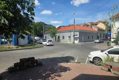 Spațiu comercial, de 110 mp, în Central - 7