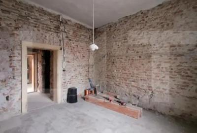 Apartament cu 3 camere semidecomandat în Central - 2