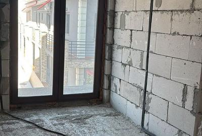 Casă cu 4 camere cu Teren 800 Mp în Central - 9