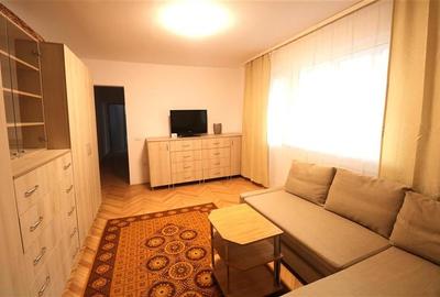Apartament cu 3 camere semidecomandat în Circumvalațiunii