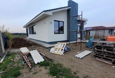 Casă cu 3 camere în Central