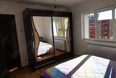 Apartament cu 3 camere semidecomandat în Central - 3