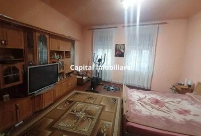 Casă cu Teren 895 Mp în Central - 20