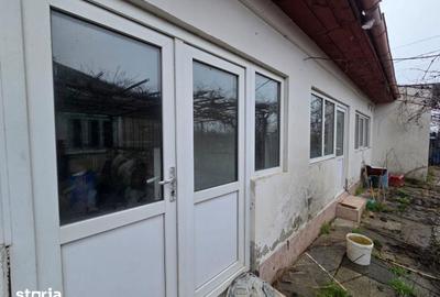 Casă cu 3 camere cu Teren 1763 Mp în Topraisar - 4