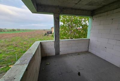 Casa la rosu + acoperis complet - 16