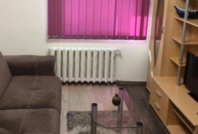 Apartament cu 3 camere decomandat în Tractorul - 7