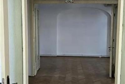 Apartament 3 camere in vila, etajul 1/2, Calea Calarasilor - 4