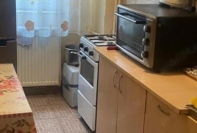 Dau in chirie garsoniera mobilata in zona Decebal - 1