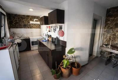 Casă cu 2 camere cu Teren 1275 Mp în Central - 1