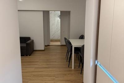 Apartament semidecomandat în 13 Septembrie - 18