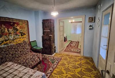 Casă cu 3 camere cu Canalizare în Rahova - 1