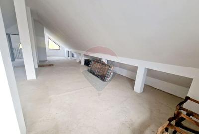 Casă cu 5 camere cu Teren 465 Mp în Dărmănești - 12