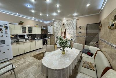 Vila de vanzare, cu 9 camere, 360 mp, zona Orastie Vila de vanzare, cu 9 camere, 360 mp, zona Orastie - 2