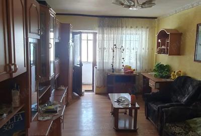 Apartament cu 3 camere decomandat în Traian - 7