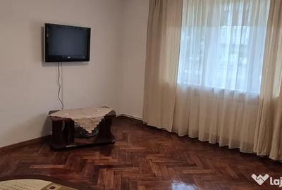 Apartament cu 3 camere semidecomandat în Terezian - 2