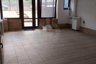 Casă cu 10 camere cu Teren 350 Mp în Central - 14