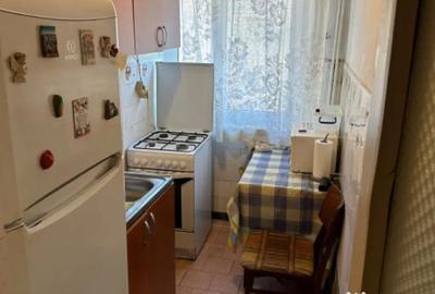 Apartament cu 3 camere semidecomandat, mobilat în Groapa - 1