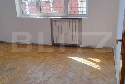 Spațiu comercial, de 87 mp, în Central - 1