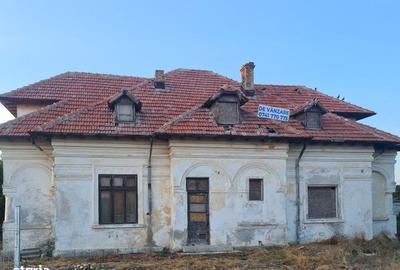 Casă cu 4 camere în Central - 2