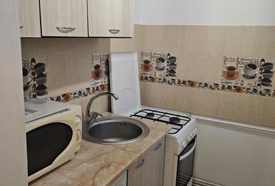 Apartament cu 3 camere semidecomandat în Central - 2