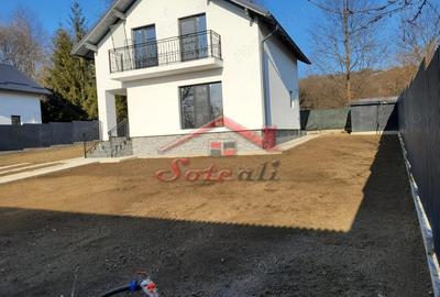 Casă cu Teren 650 Mp în Cornu - 13