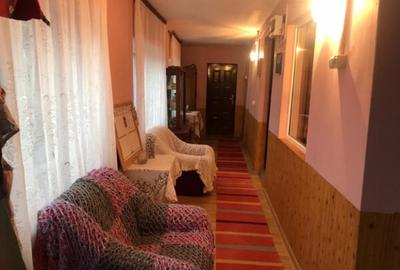 Casă cu 7 camere cu Teren 2500 Mp în Ilovăț - 4