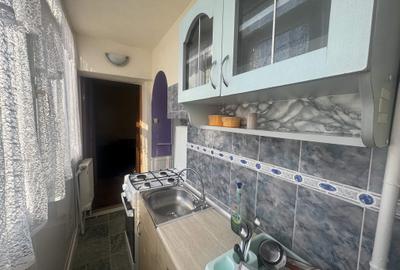 1 cam, etaj 1, 26 mp, bloc caramida, zona Zahana - 6