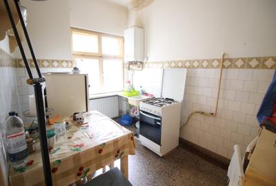 Casă individuală cu 4 camere cu Canalizare în Central - 13