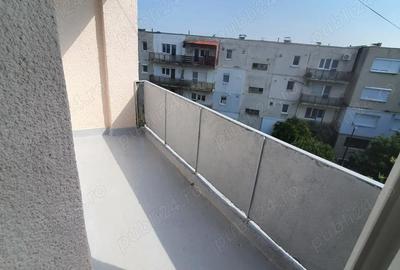 Apartament cu 3 camere semidecomandat în Carei - 1