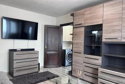 Apartament cu 3 camere semidecomandat în Minerul - 1