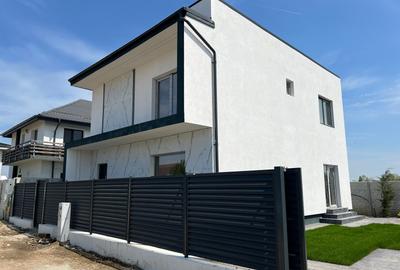 Casă cu 4 camere cu Teren 270 Mp în Est